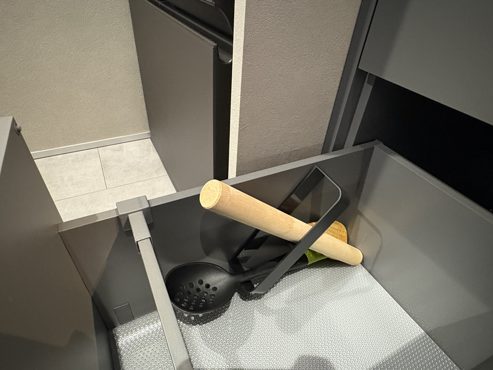 グラフテクトの引き出しにはマグネットが付く説明