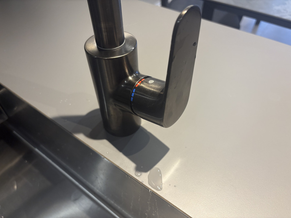 グースネック水栓　水垂れ