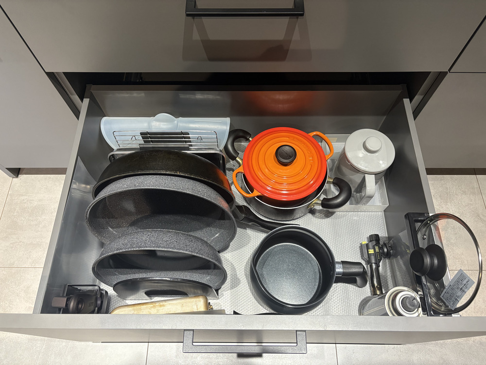 グラフテクトの収納例（フライパンや鍋の収納方法）