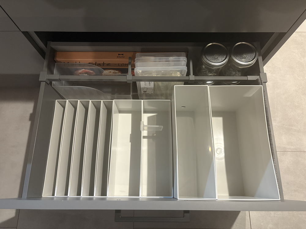 ファイルボックスを使用した食器収納方法